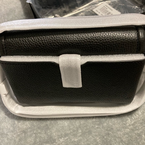 NWTS Michael Kors Crossbody Wallet - Picture 5 of 7